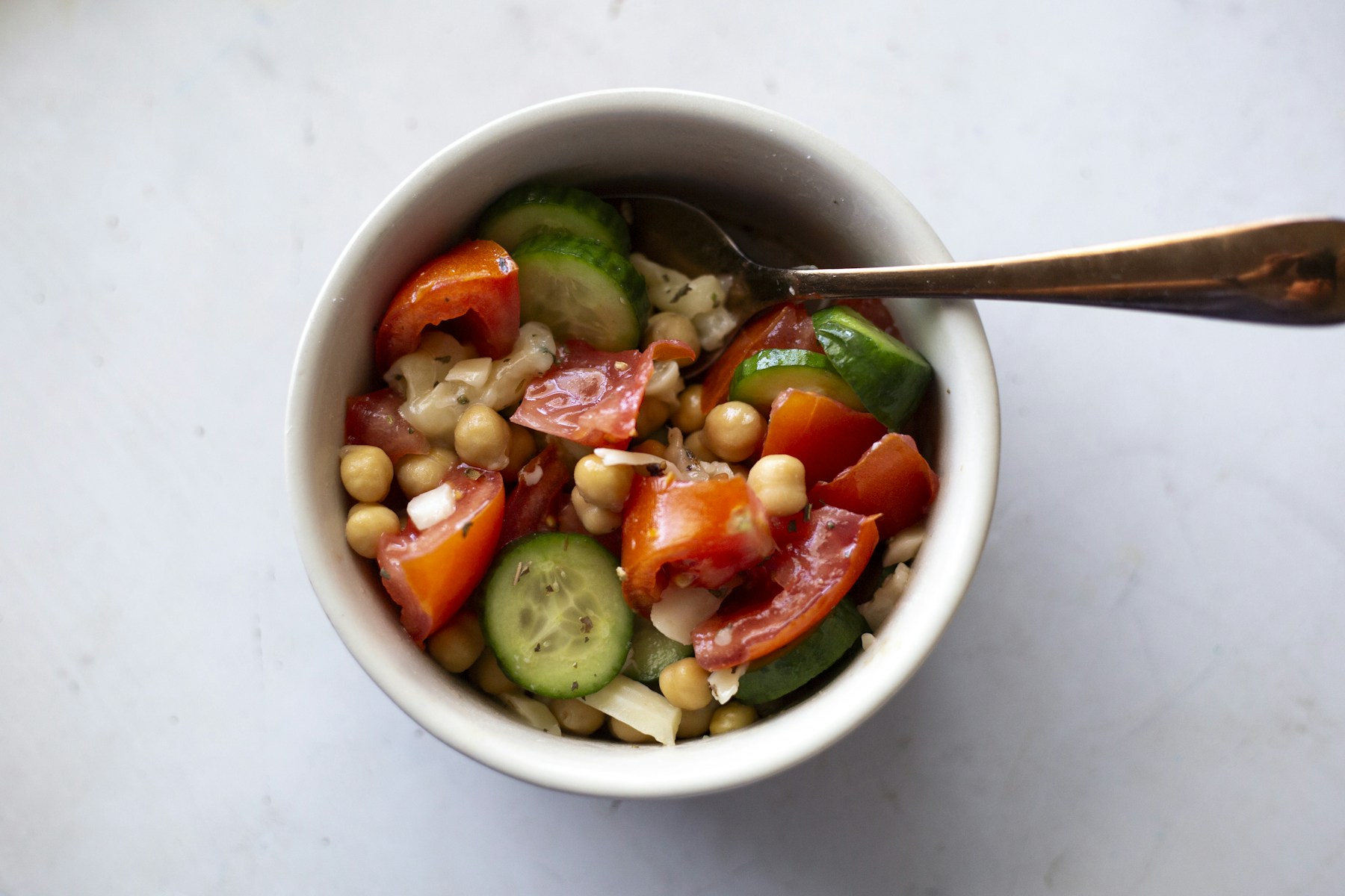Chickpea salad with cucumber and tomatoes